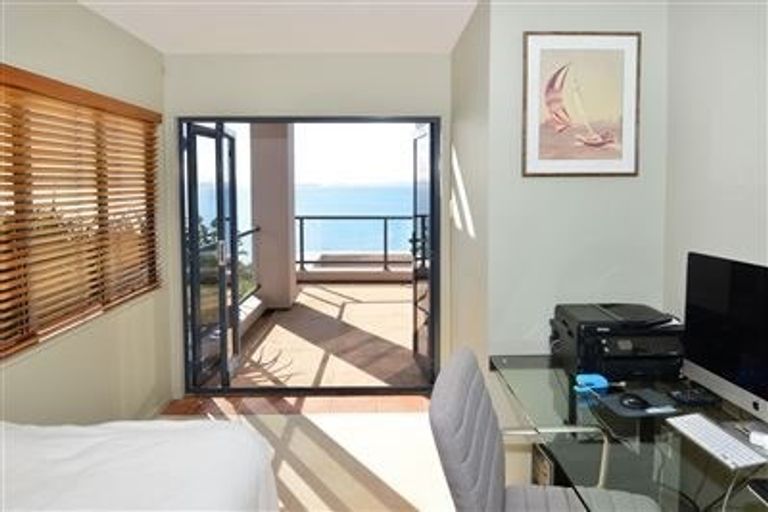 Photo of property in 102 Pacific Parade, Army Bay, Whangaparaoa, 0930