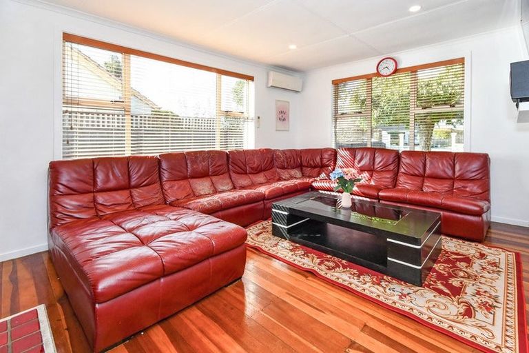 Photo of property in 8 Village Way, Ardmore, Papakura, 2582