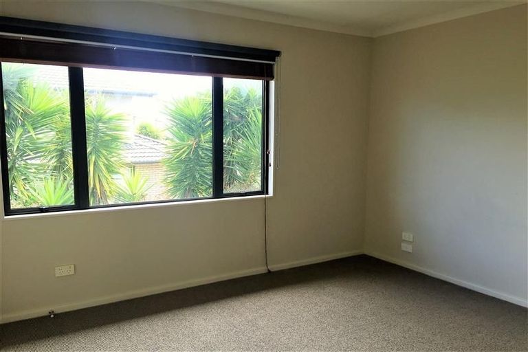 Photo of property in 77 Wayne Francis Drive, Flat Bush, Auckland, 2016