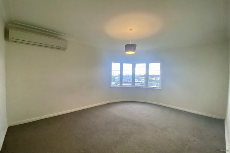 Photo of property in 1/227 Onewa Road, Birkenhead, Auckland, 0626