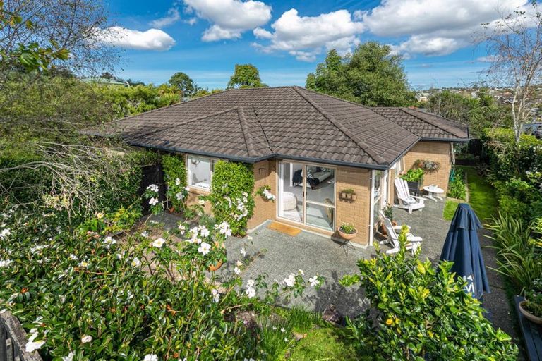 Photo of property in 1 Chloe Place, Massey, Auckland, 0614