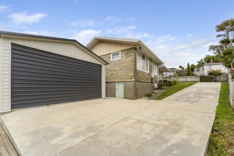 Photo of property in 134 Driver Crescent, Cannons Creek, Porirua, 5024