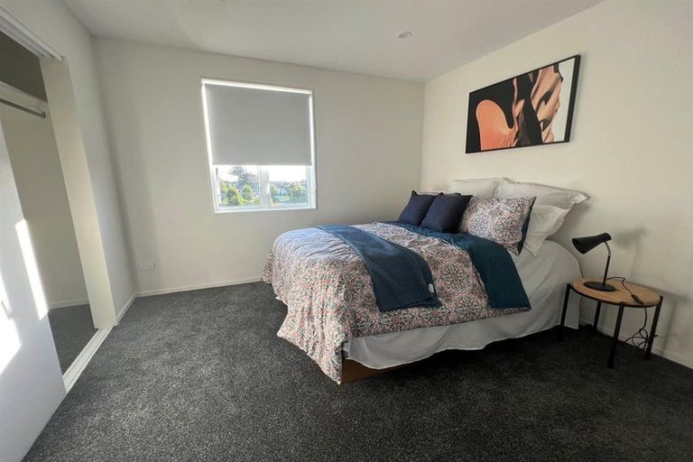 Photo of property in 2 Warbler Crescent, Papakura, 2110