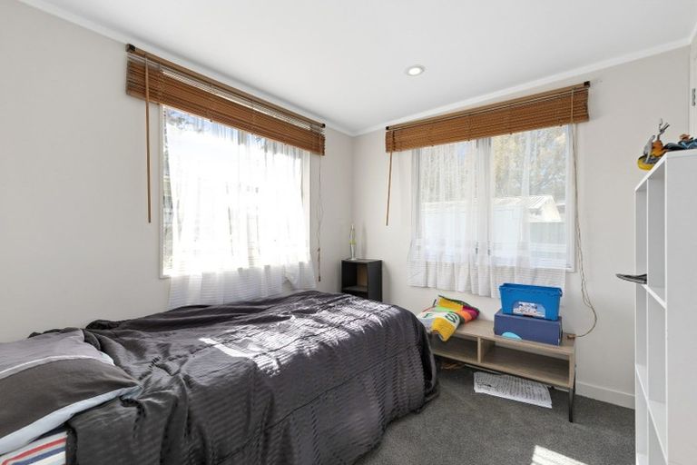 Photo of property in 5 Oxford Street, Fairfield, Hamilton, 3214