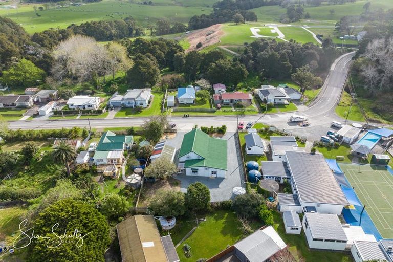 Photo of property in 12 Franklin Road, Paparoa, 0571