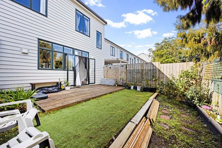 Photo of property in Tuscany Towers, 47/1 Ambrico Place, New Lynn, Auckland, 0600