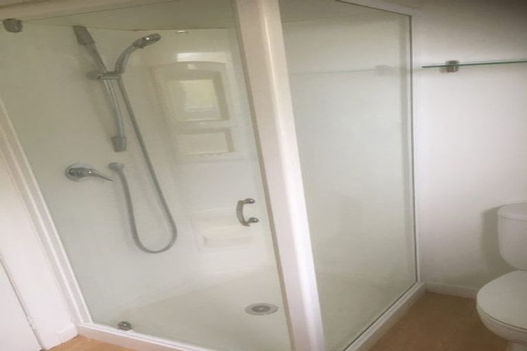 Photo of property in 461 East Coast Road, Murrays Bay, Auckland, 0630