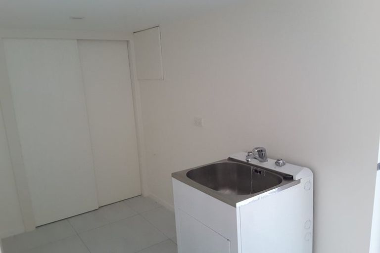 Photo of property in 2/128 Aberdeen Road, Campbells Bay, Auckland, 0620