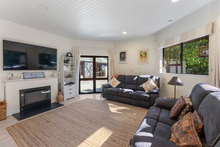 Photo of property in 21 Hurunui Street, Waikanae, 5036