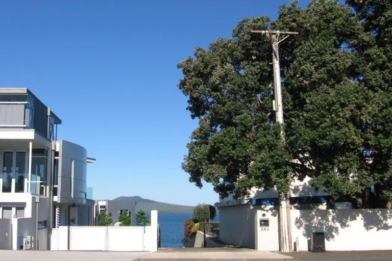 Photo of property in 243 Hurstmere Road, Takapuna, Auckland, 0622