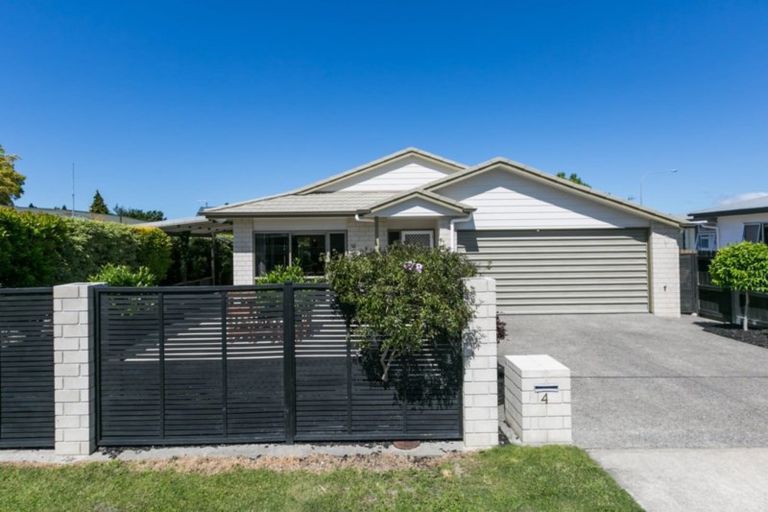 Photo of property in 4 West Place, Greenmeadows, Napier, 4112
