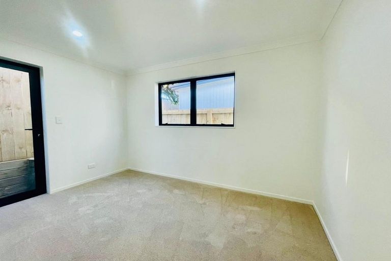 Photo of property in 8b Neems Place, Manurewa, Auckland, 2102