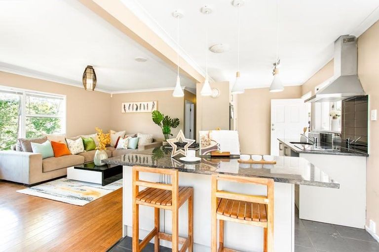 Photo of property in 48 Hilling Street, Titirangi, Auckland, 0604