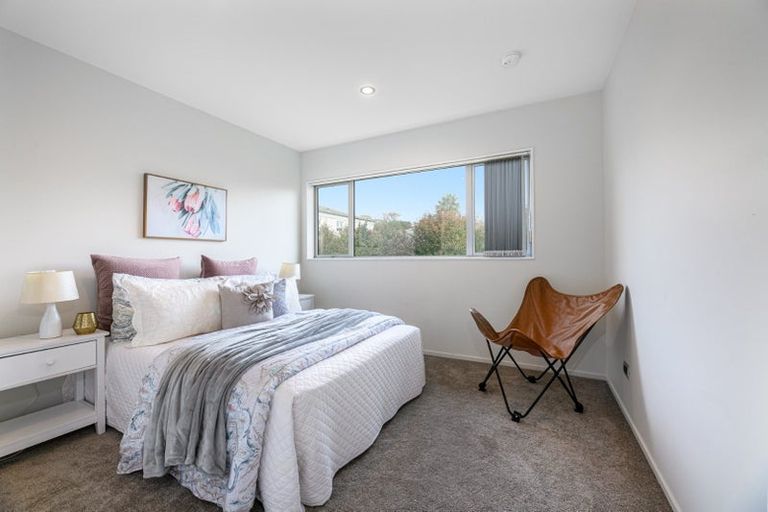 Photo of property in 12 Midhurst Avenue, Henderson, Auckland, 0612