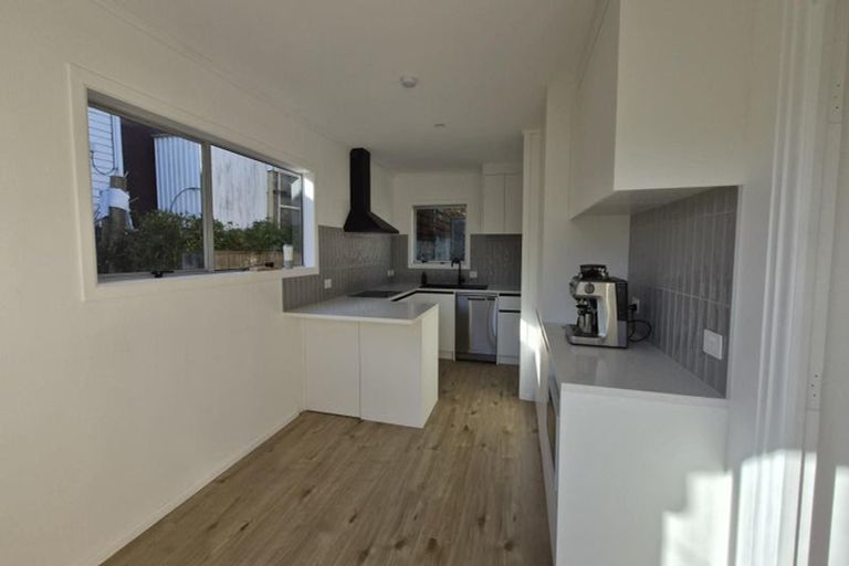 Photo of property in 1/85 Lake Road, Northcote, Auckland, 0627