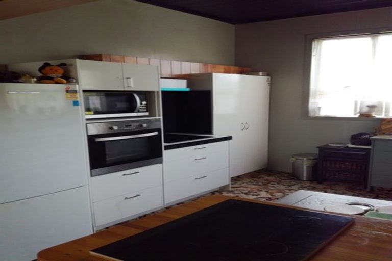 Photo of property in 30 Railway Road, Tuatapere, 9620