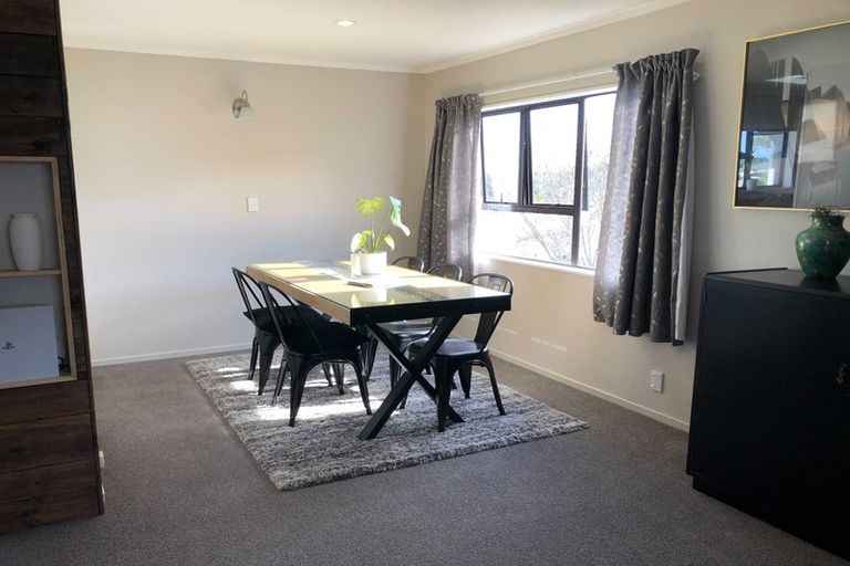 Photo of property in 2/332 Whangaparaoa Road, Stanmore Bay, Whangaparaoa, 0932