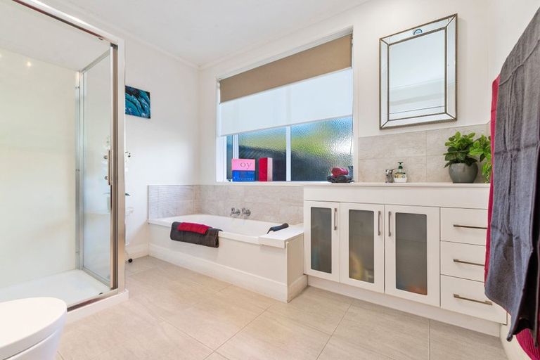 Photo of property in 15 Moana Terrace, Lynmore, Rotorua, 3010