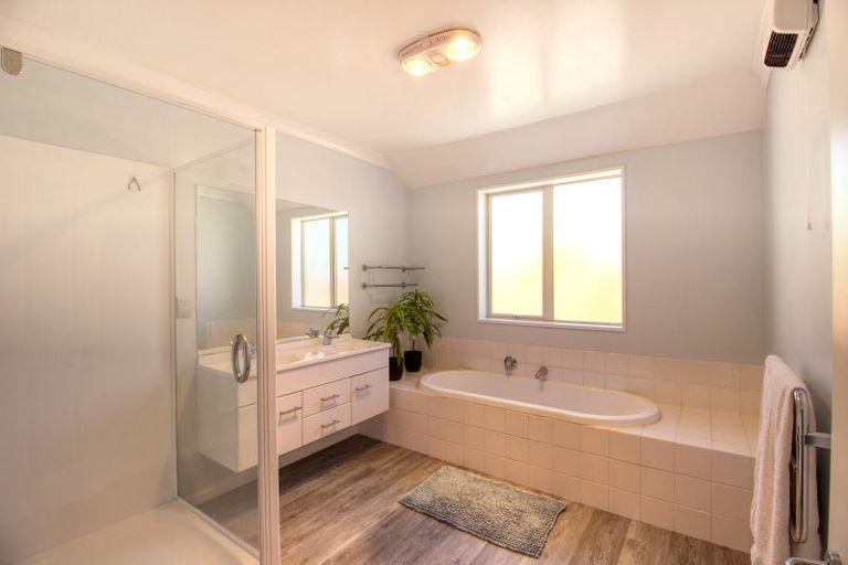 Photo of property in 10 Macartney Avenue, Halswell, Christchurch, 8025