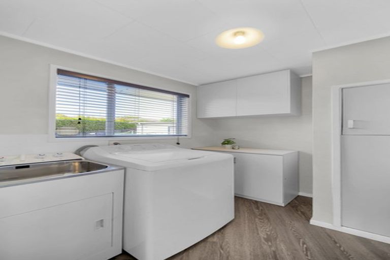 Photo of property in 23 Marvon Downs Avenue, Pakuranga Heights, Auckland, 2010