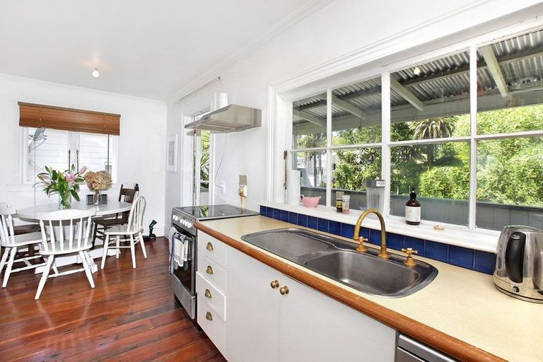 Photo of property in 76 Sackville Street, Grey Lynn, Auckland, 1021