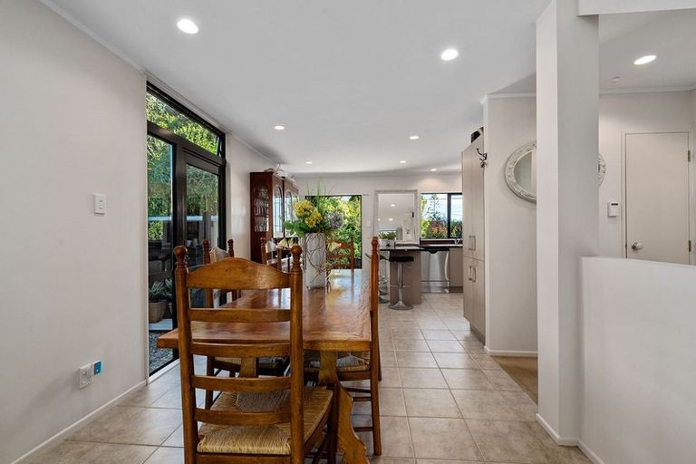 Photo of property in 2/222 Forrest Hill Road, Forrest Hill, Auckland, 0620