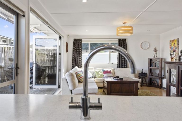 Photo of property in 34 Pitau Road, Mount Maunganui, 3116