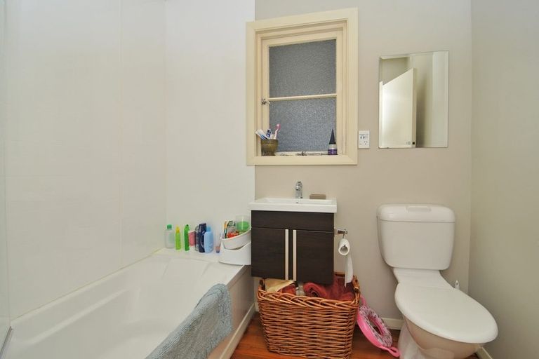 Photo of property in 36 Inglis Street, Seatoun, Wellington, 6022