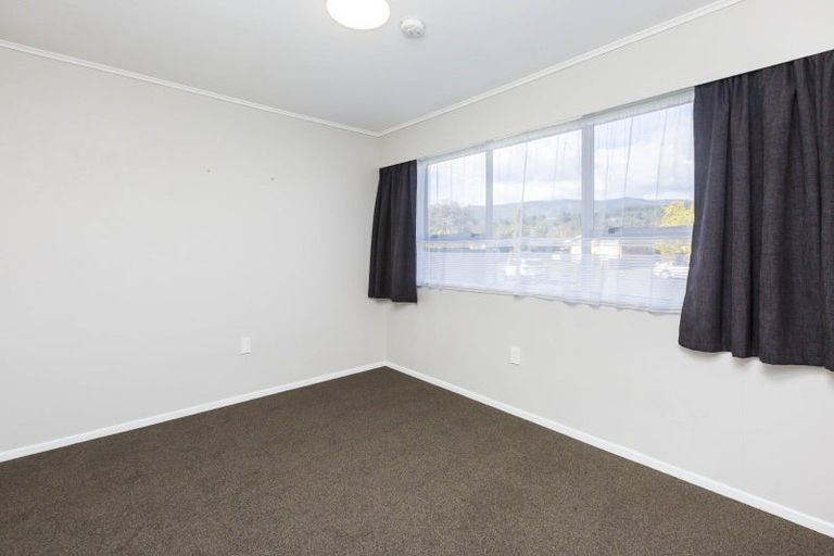 Photo of property in 16 Seattle Grove, Totara Park, Upper Hutt, 5018