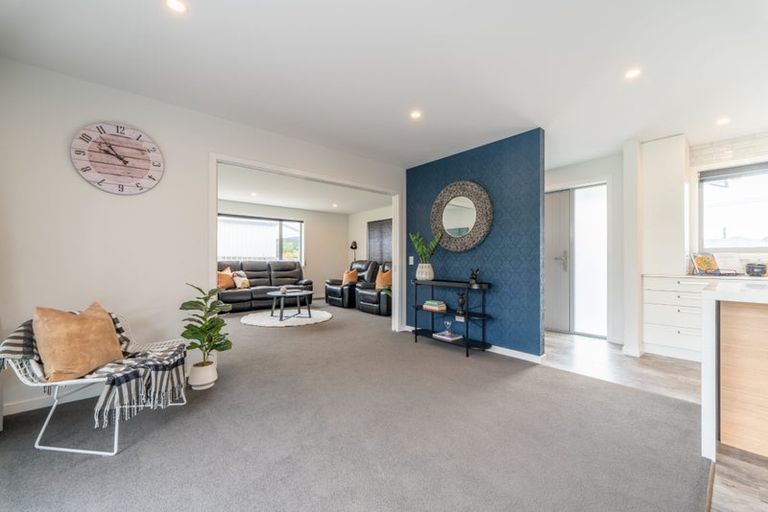 Photo of property in 17 Gordon Street, Weston, Oamaru, 9401