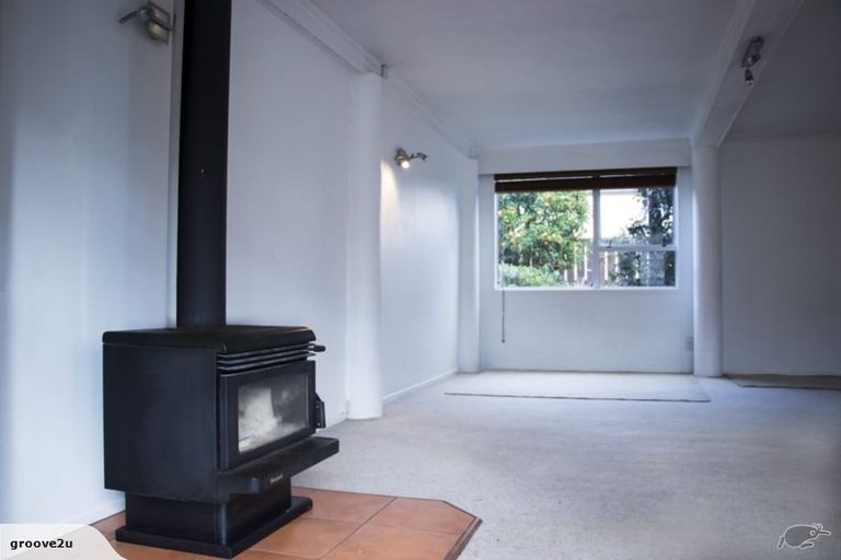 Photo of property in 55 Red Beach Road, Red Beach, 0932