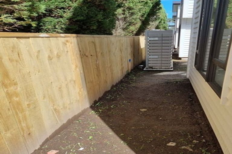 Photo of property in 64e Buscomb Avenue, Henderson, Auckland, 0610