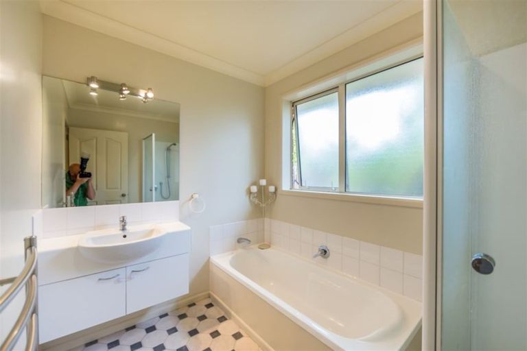 Photo of property in 2 Hawkins Place, Rangiora, 7400