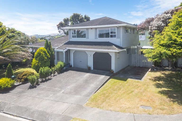 Photo of property in 2 Thurso Grove, Papakowhai, Porirua, 5024