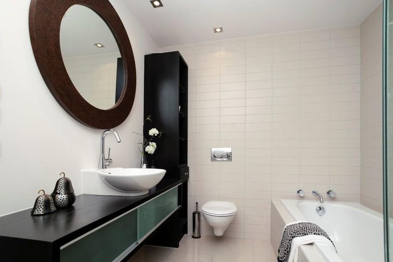 Photo of property in Esplanade Apartments, 8/16 Beach Front Lane, Browns Bay, Auckland, 0630