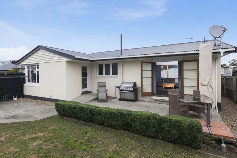 Photo of property in 8 Lake Terrace Road, Burwood, Christchurch, 8061