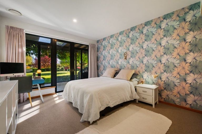 Photo of property in 248 Beacon Point Road, Wanaka, 9305