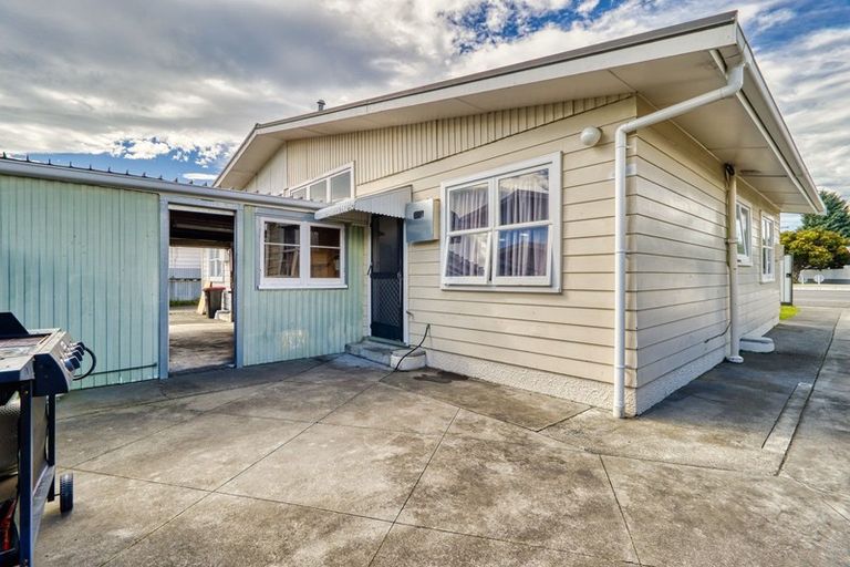 Photo of property in 56 Taradale Road, Marewa, Napier, 4110