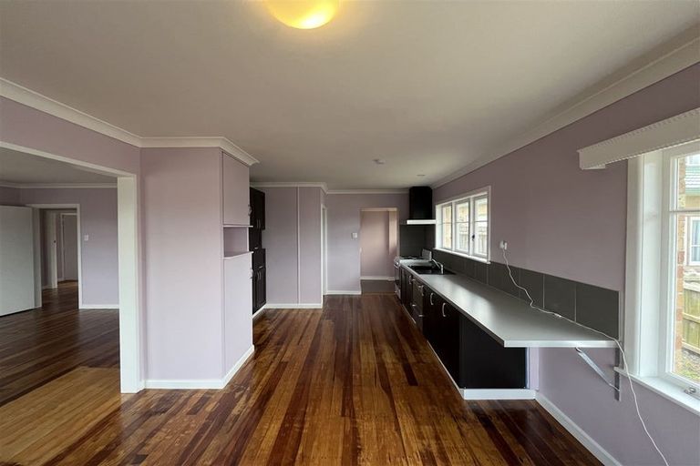 Photo of property in 2/2a Matipo Road, Te Atatu Peninsula, Auckland, 0610
