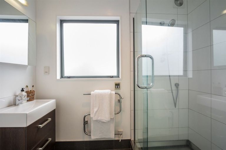 Photo of property in 5 Clifford Road, Johnsonville, Wellington, 6037