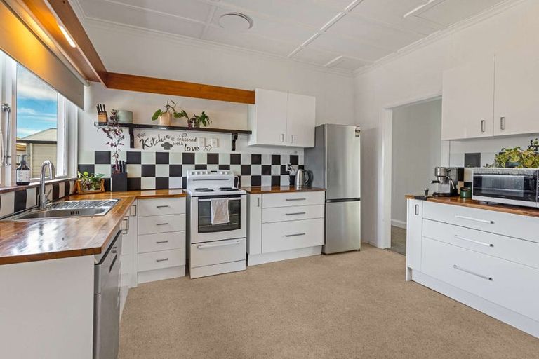 Photo of property in 42 King Street, Marton, 4710