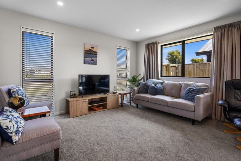 Photo of property in 53 Whitburn Avenue, Halswell, Christchurch, 8025