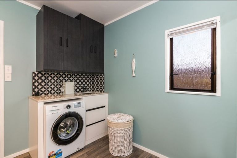 Photo of property in 19 Runuku Grove, Turangi, 3334