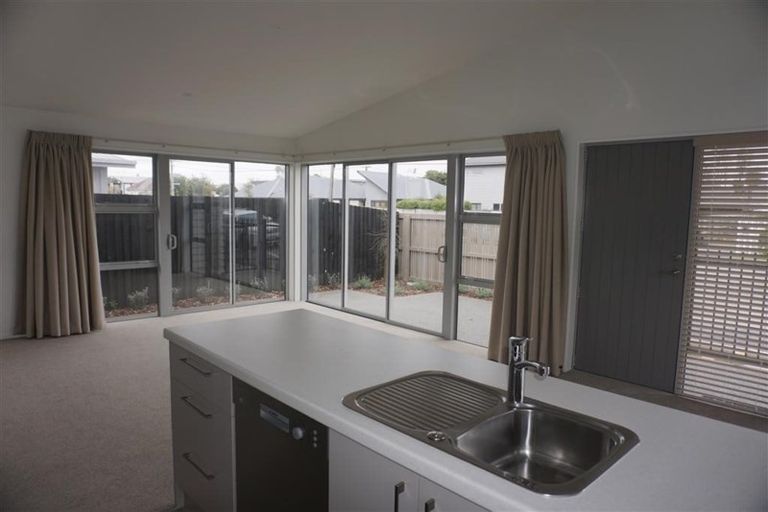 Photo of property in 1/97 Packe Street, Edgeware, Christchurch, 8013