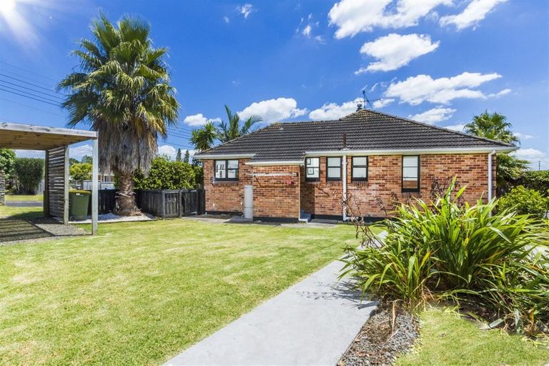 Photo of property in 2 Leander Road, Bayswater, Auckland, 0622