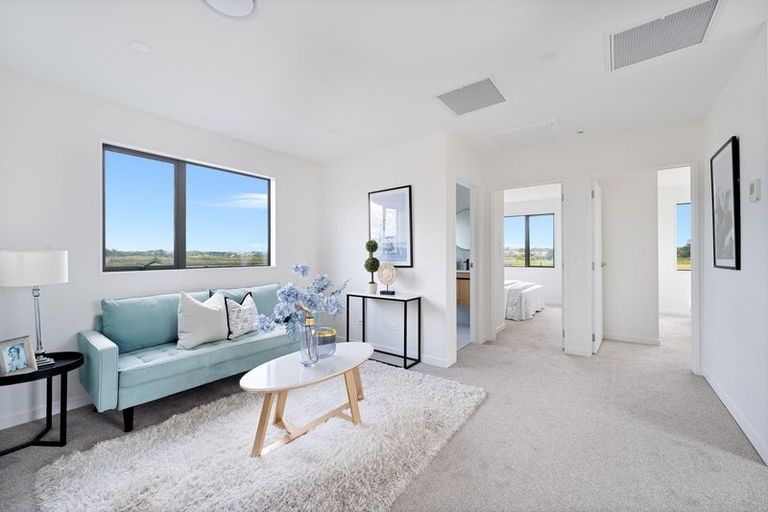 Photo of property in 44 Taipahitini Road, Rosehill, 2113