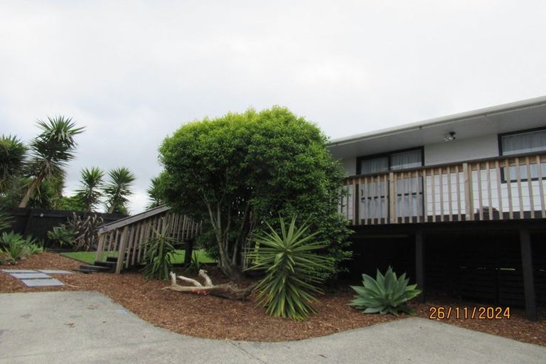 Photo of property in 17 Oreil Avenue, West Harbour, Auckland, 0618