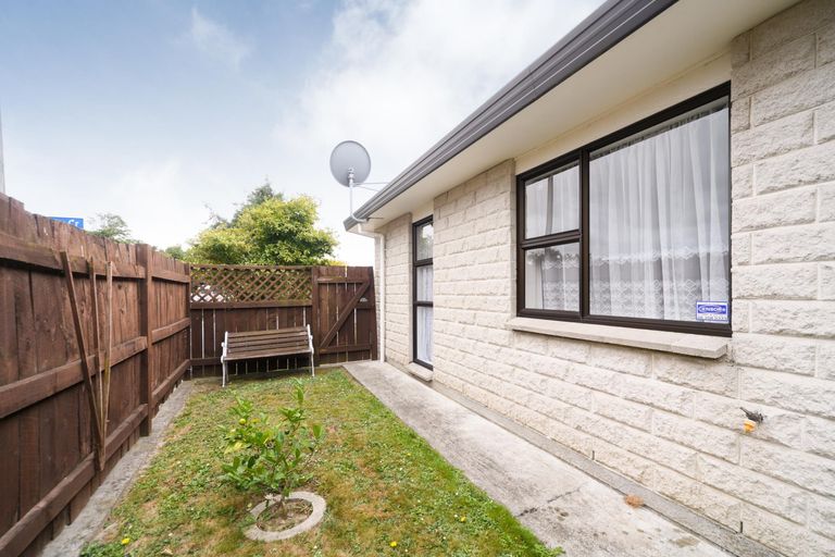 Photo of property in 2 Belvedere Crescent, Takaro, Palmerston North, 4412