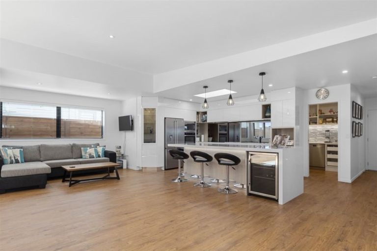 Photo of property in 33 Coast Boulevard, Papamoa Beach, Papamoa, 3118