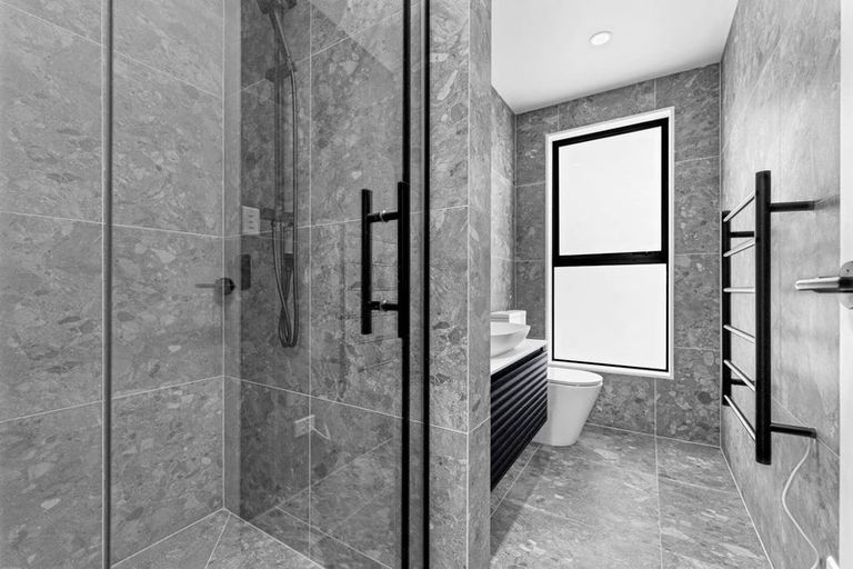 Photo of property in 6e Cascades Road, Pakuranga Heights, Auckland, 2010